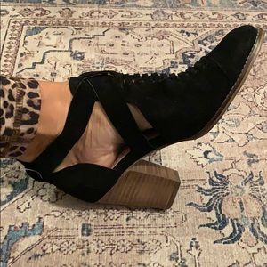 Unbridled Ariat Black Leather Wedge Herls
